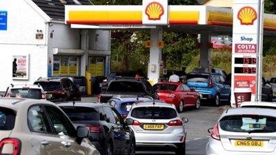 انتشار الجيش البريطاني في الشوارع لحل أزمة الوقود