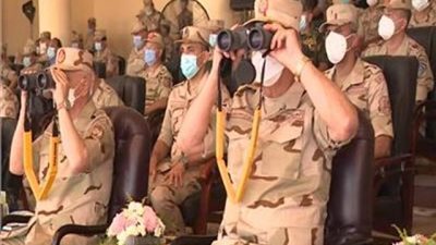 وزير الدفاع يشهد المرحلة الختامية للمناورة ”رعد-32”
