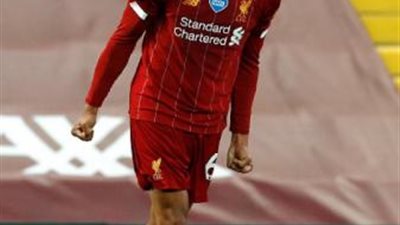 ارنولد يضيف الهدف الثانى للريدز