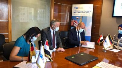 «تطوير التعليم بالوزراء» يوقع اتفاق لتأهيل خريجي المجمع التكنولوجي بأسيوط لسوق العمل