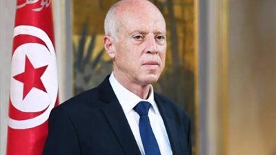 رسالة نارية من قيس سعيد لـ ماكرون تعليقًا علي خفض التأشيرات الممنوحة للتونسيين