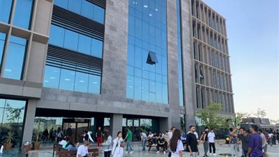بالصور .. بدء العام الدراسي الجديد بفرع جامعة كوفنترى الدولي بالعاصمة الإدارية الجديدة