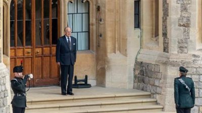 بعد 67 عاما.. الأمير فيليب يسلم منصبه لزوجة ابنه