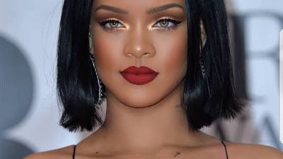 من جديدة.. إطلالة ريهانا الصادمة تثير الجدل