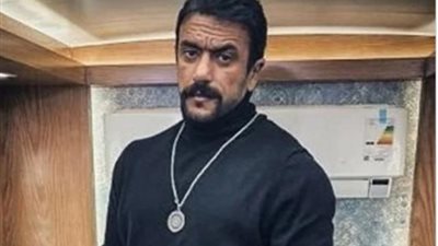 أحمد العوضى يستعرض لياقته البدنية من الجيم