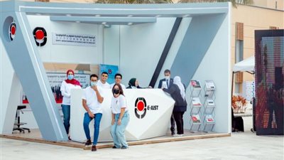 بالصور .. الجامعة اليابانية تنظم ملتقى توظيف لتوفير فرص عمل للشباب