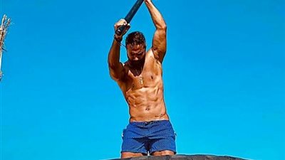 ”فورمة الساحل”.. تدرييات قاسية لـ كريم فهمي في عطلته الصيفية بالساحل الشمالي