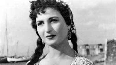 رحلت فى شبابها بسبب السرطان.. والدها أعلن إفلاسه.. قصة انفصالها عن زوجها.. رحلة عذاب نعيمة عاكف