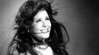 بالأسماء ..فنانات على بلاط المخابرات ..!!!