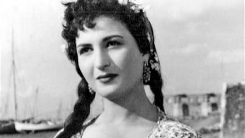 نعيمة عاكف