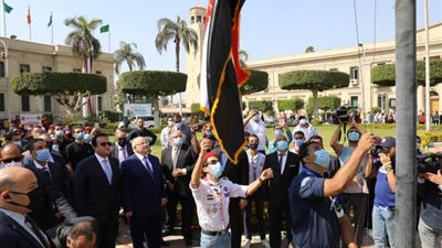 بالصور .. وزير التعليم العالي يتفقد جامعة القاهرة لمتابعة استعدادات العام الدراسي الجديد