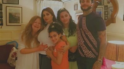 ”في حب سمية الألفي”.. أحمد الفيشاوي يحتفل بعيد ميلاد والدته وسط أجواء عائلية