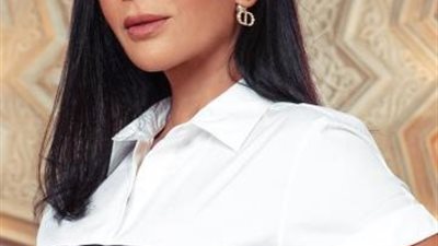 منى زكى تتألق بفستان أنيق في أحدث ظهور لها