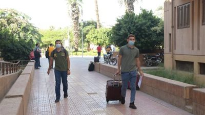 بالصور .. مدن جامعة القاهرة تواصل تسكين الطلاب استعداداً للعام الدراسي الجديد