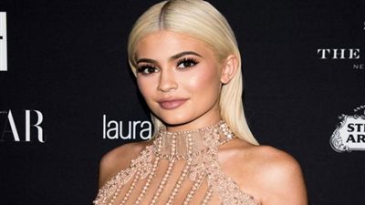 كايلي جينر تثير الجدل بعد عملية تكبير الصدر.. إليك التفاصيل