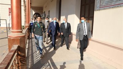 شاهد.. كيف تابع محافظ الجيزة أول أيام العام الدراسي الجديد بالمدارس؟
