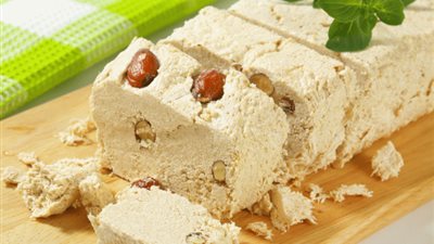 بأسهل الخطوات.. تعرفي على طرقة تحضير «الحلاوة الطحينية»