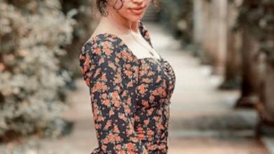 نور نجلة عمرو دياب تجذب الأنظار بجلسة تصوير  بطلتها دبلة الخطوبة.. اعرف الحكاية