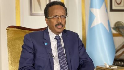 عاجل ..الرئيس الصومالي يقيل رئيس الوزراء المعارض