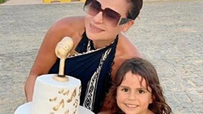 كارول سماحة تحتفل بعيد ميلادها الـ 48 برفقة ابنتها ”تالا”