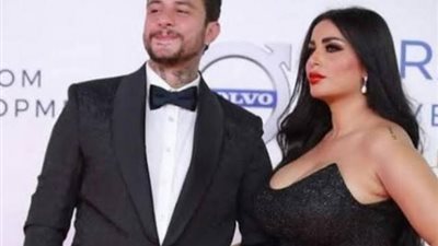 كفاية بوس.. أحمد الفيشاوى يستفز جمهوره بفيديو مع زوجته