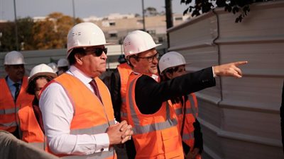 شاهد بالصور .. وزير التعليم العالي يتفقد منشآت بيت مصر بباريس