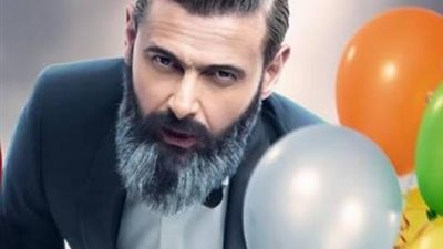 رامز جلال لمعجبه :”التمثال شبهي بس المقادير زادت”