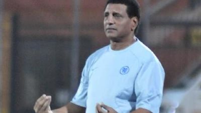 ”كابتن فاروق.. سمعنا سكوتك”.. نجوم جيل 90 يفضحون تخاريف  ”ملك النص”