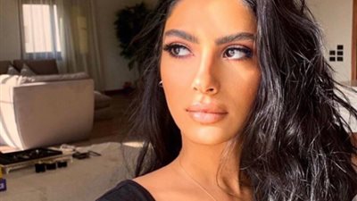 شاهد.. هدي المفتي تجذب جمهورها بإطلالة مختلفة