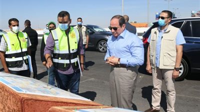 السيسى يتفقد تطوير الطرق والمحاور الجديدة بالقاهرة الكبرى