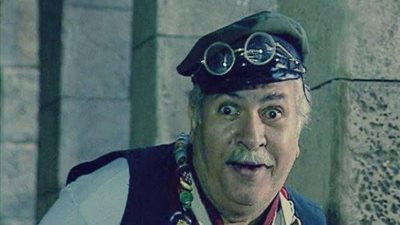 أستاذ جامعي برع في دور ”المعلم” وانتهت حياته بمأساة..حكاية الفنان سيد عبدالكريم