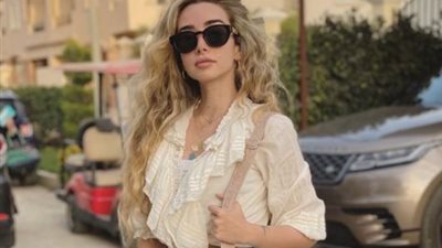 هنا الزاهد تتألق بإطلالة كاجوال فى أحدث ظهور