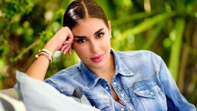 أبكت أخيها يوم فرحه.. والد الفنانة ياسمين صبري يكشف سبب ”القطيعة الكبري”