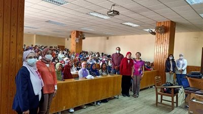 ألسن عين شمس تكرم فريق الجوالات الفائز بالمركز الثاني على مستوى الجامعة