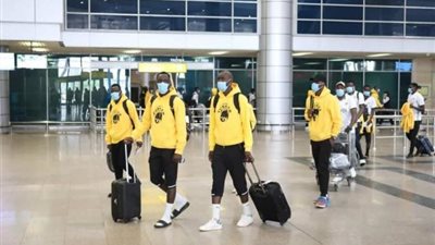 بعثة توسكر الكينى تصل القاهرة استعدادا لمواجهة الزمالك