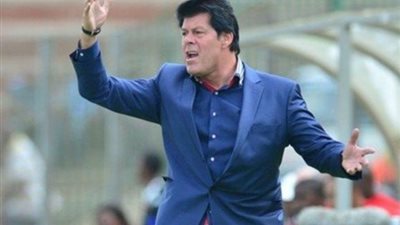 إقالة مدرب الطلائع السابق بعد وصفه جماهير فريقه بـ”القرود”