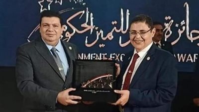 «المحطات النووية» تحصل على المركز الأول بجائزة التميز الحكومي لأحسن فريق عمل