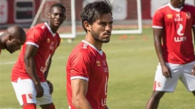 خاص.. سلبية المسحة الطبية للاعبي الأهلي عدا حمدي فتحي