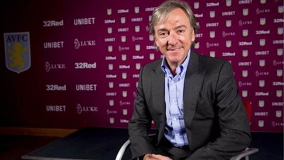 أستون فيلا الإنجليزي يعلن رحيل مديره الرياضي خيسوس جارسيا