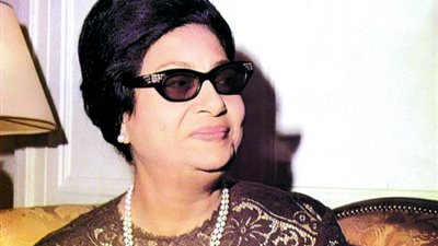 أم كلثوم والصهاينة.. نجل نتنياهو يتطاول على سيدة الغناء العربي