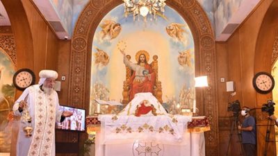 تعرف على المذابح الـ6 التي دشنها البابا تواضروس اليوم