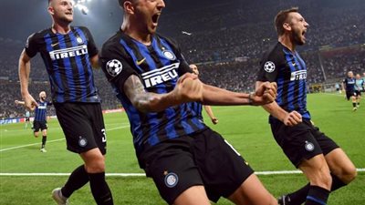 الانتر يضرب نابولي بثنائية