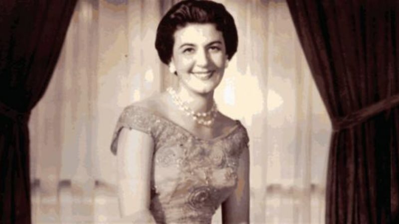 السفيرة عزيزة