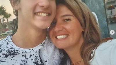 بيغيرو علينا.. نجمات الفن يوجهن رسائل خاصة لأبناءهن