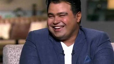 إسلام إبراهيم يستعد لتقديم ”قانون العمل” مع إياد نصار