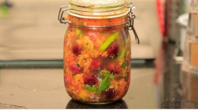 تعرفي على طريقة عمل مخلل زيتون أحمر