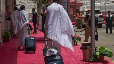 بالصور.. وصول ضيوف الرحمن إلى مشعَر مِنى