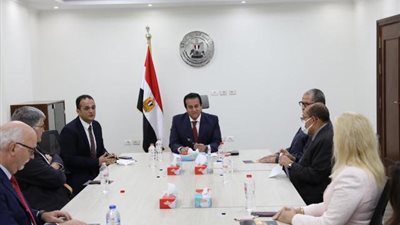 بالصور .. تفاصيل لقاء وزير التعليم العالي بوفد جامعة «رايرسون» الكندية