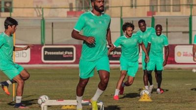 تدريبات بدنية واستشفائية للاعبي الأهلي في بداية المران