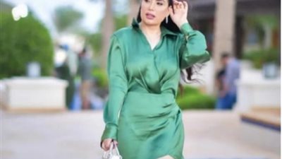 عبير صبرى تخطف الأنظار بفستان قصير فى أحدث ظهور